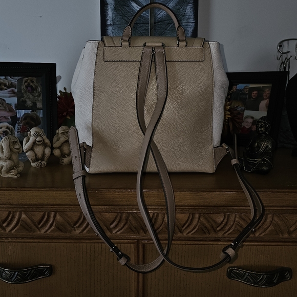 Kate Spade NWOT Knott Colorblock Pebbled Leather Medium backpack. Warm stone - Picture 2 of 15